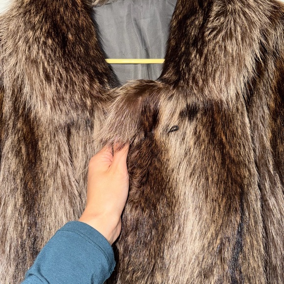 Luxurious Brown Fur Coat - 100% Raccoon Fur - Picture 2 of 15